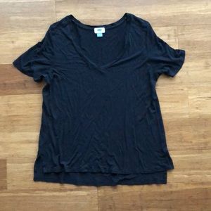 Black v neck shirt
